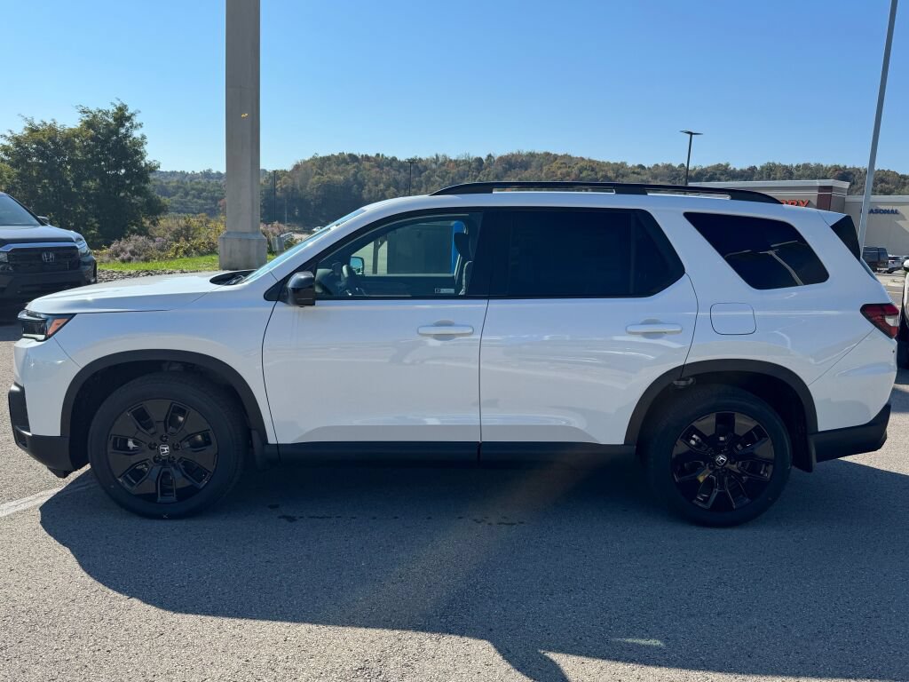New 2026 Honda Pilot Black Edition image 3