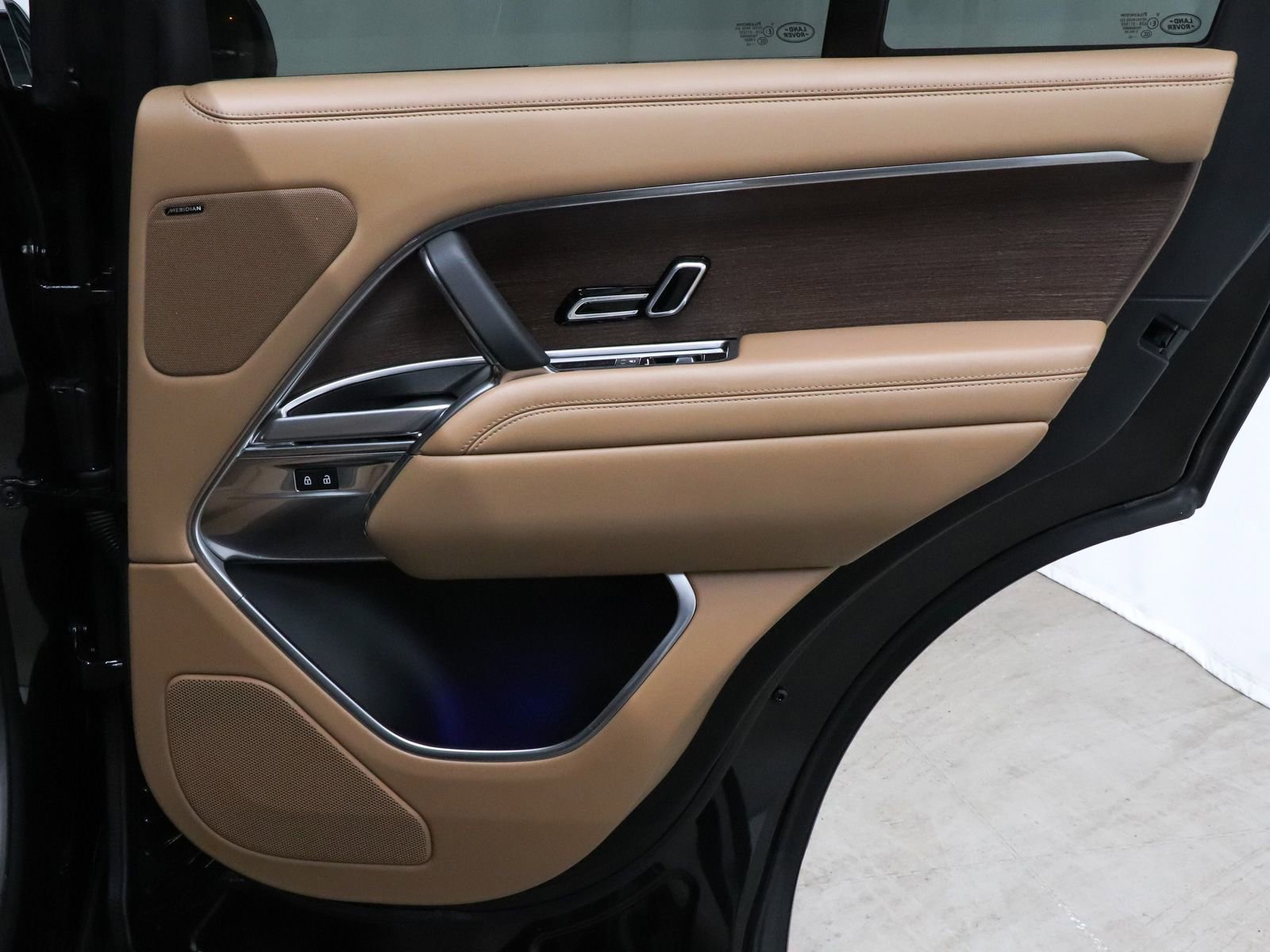 Used 2023 Land Rover Range Rover SE image 18