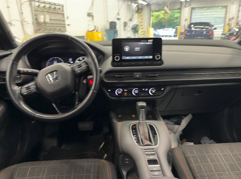 Used 2025 Honda HR-V Sport image 4