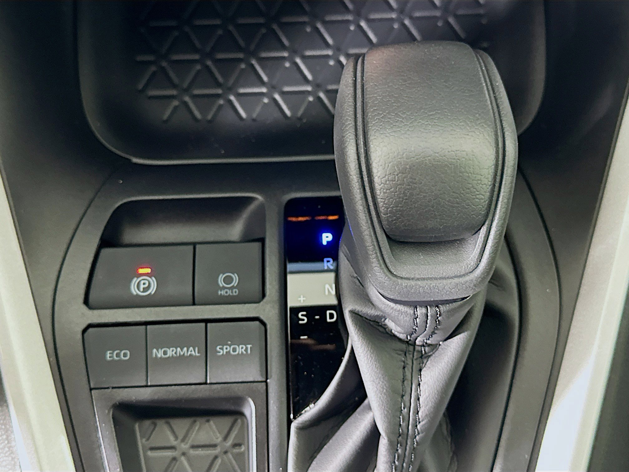 Used 2025 Toyota RAV4 LE image 24