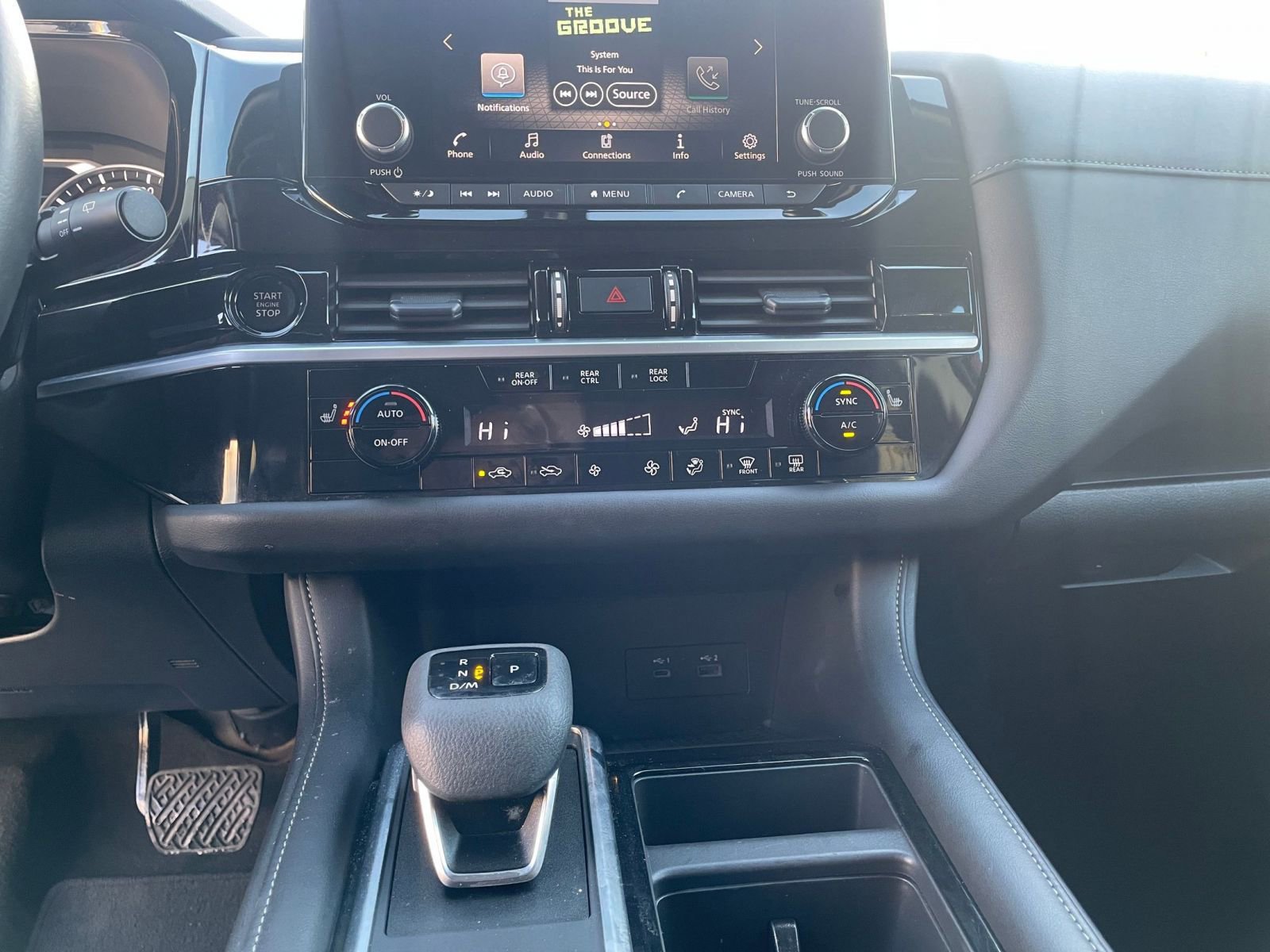 Used 2025 Nissan Pathfinder SV image 17