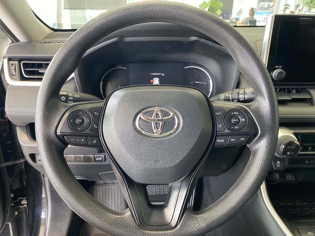Used 2024 Toyota RAV4 XLE w/ Convenience Package AWD/4WD image 17