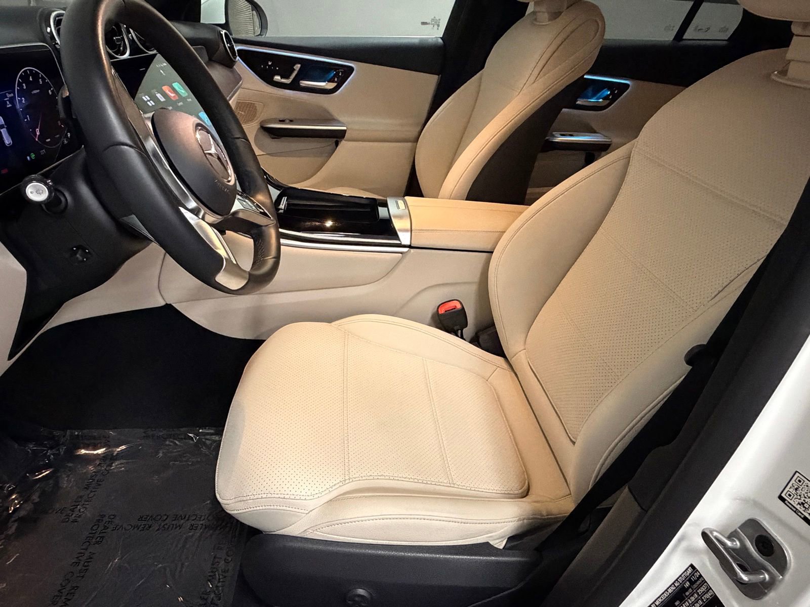 Used 2025 Mercedes-Benz GLC 300 image 23