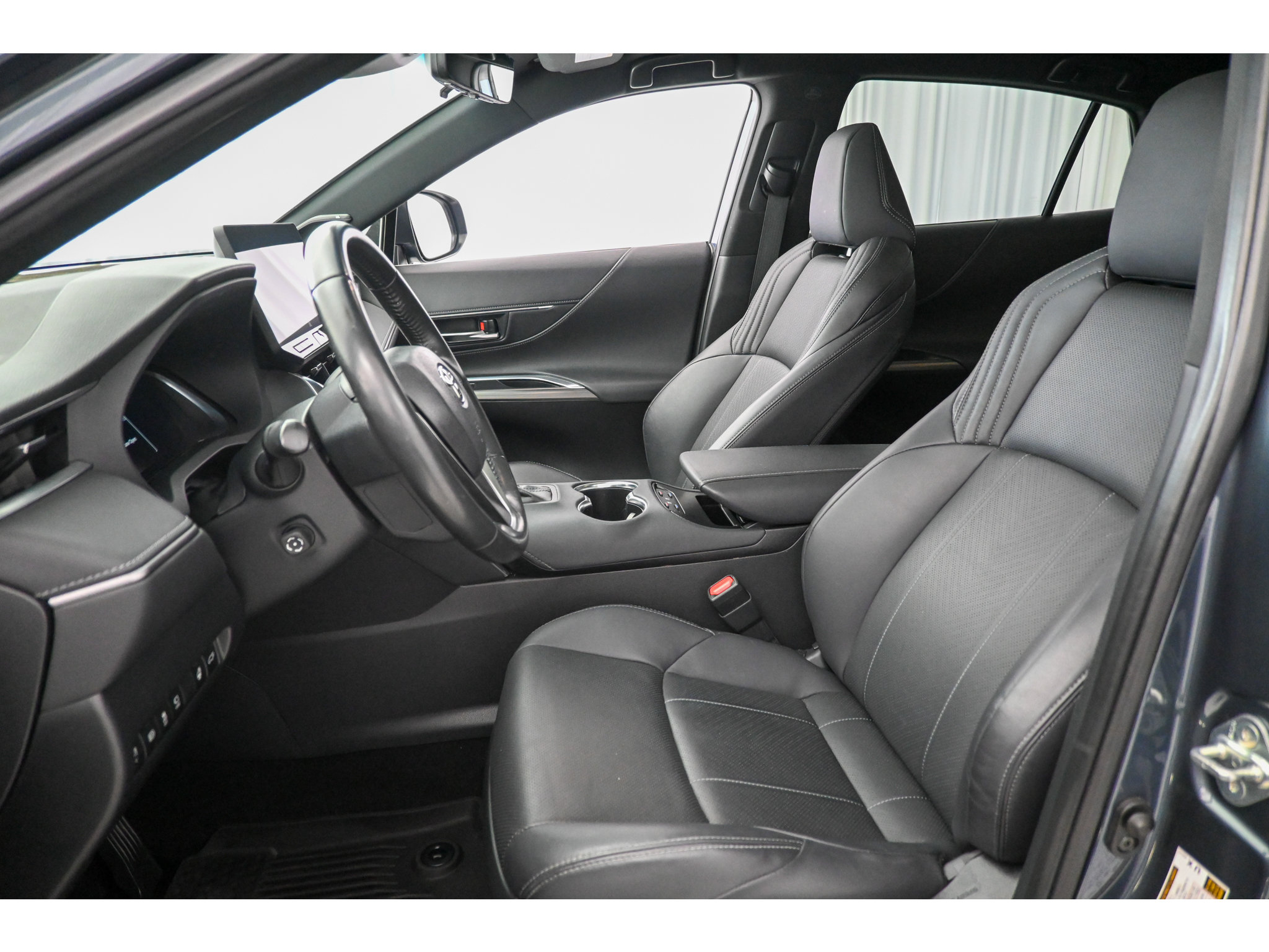 Used 2023 Toyota Venza Limited AWD/4WD image 11