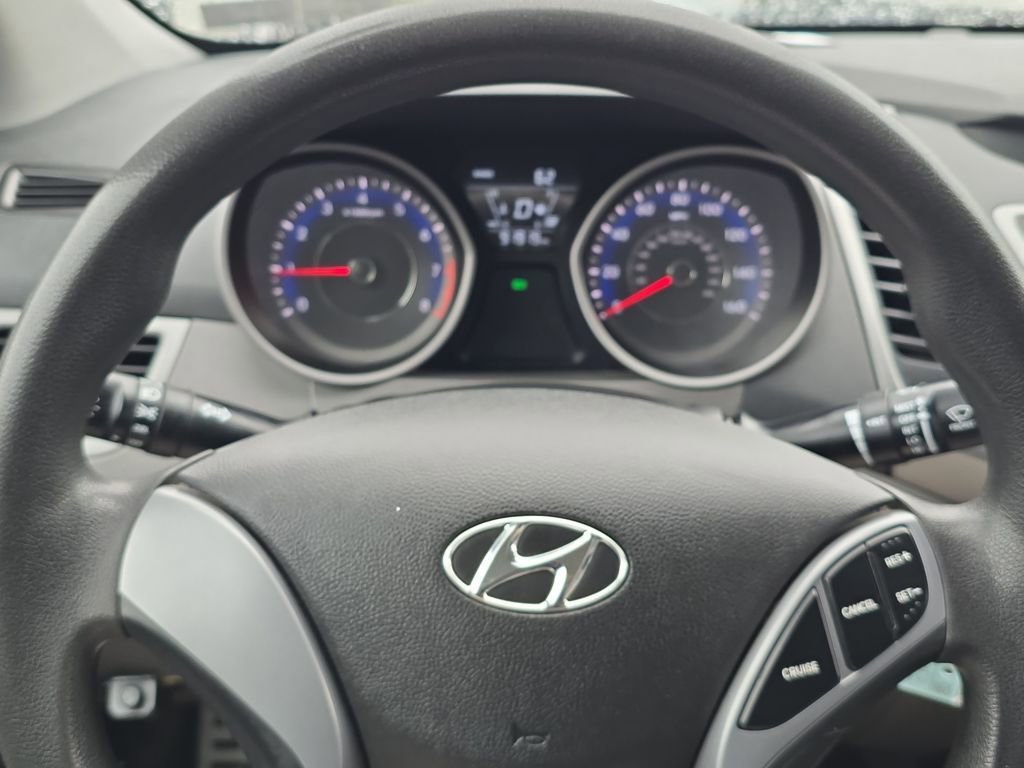 Used 2016 Hyundai Elantra SE image 16