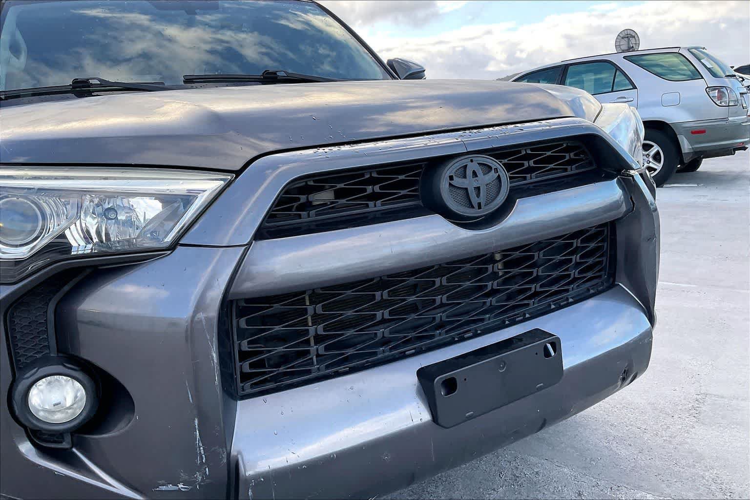 Used 2018 Toyota 4Runner SR5 Premium RWD image 33