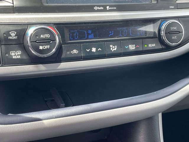 Used 2015 Toyota Highlander XLE image 40