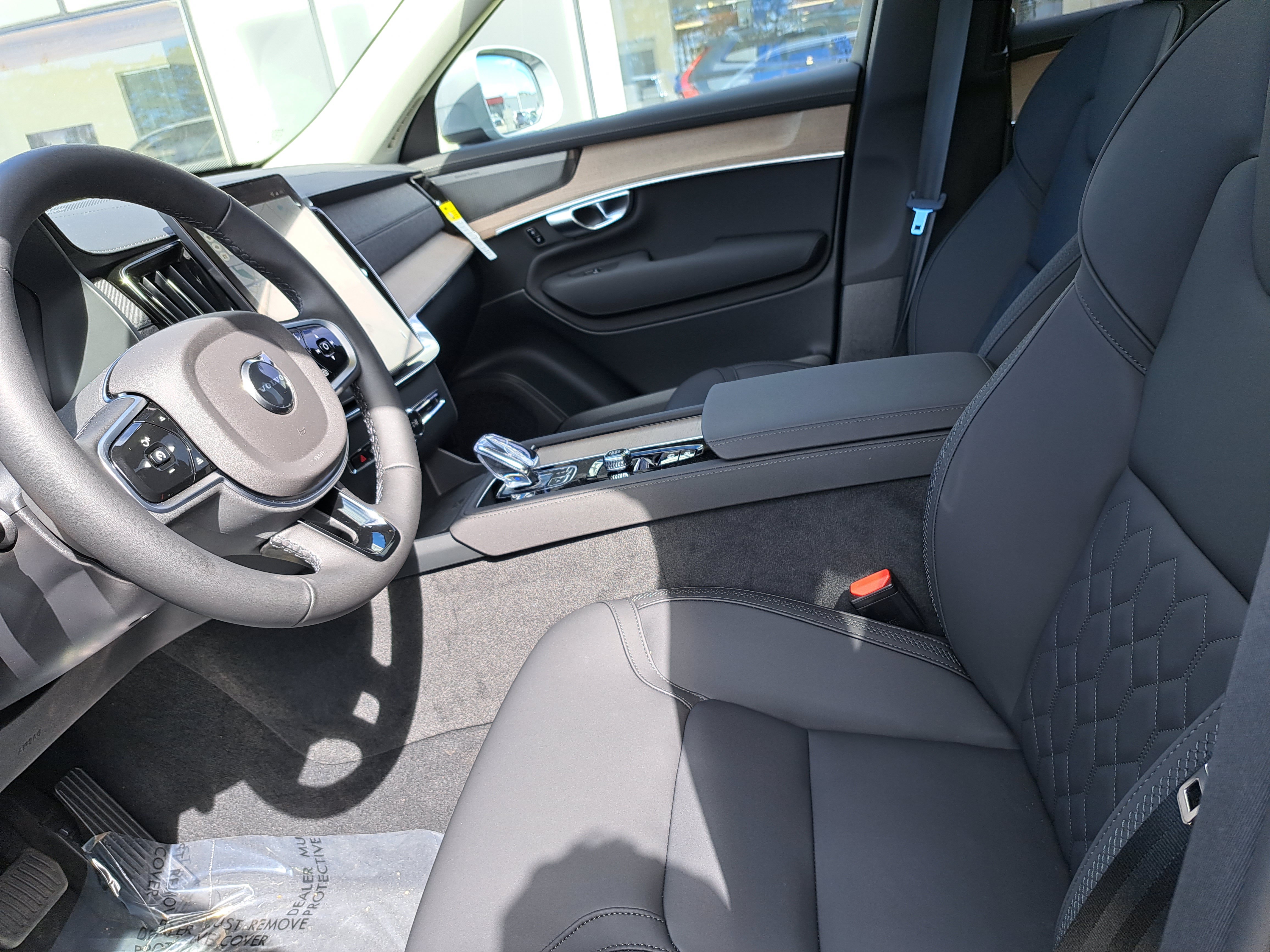 New 2026 Volvo XC90 B6 Plus w/ Protection Package Premier AWD/4WD image 6