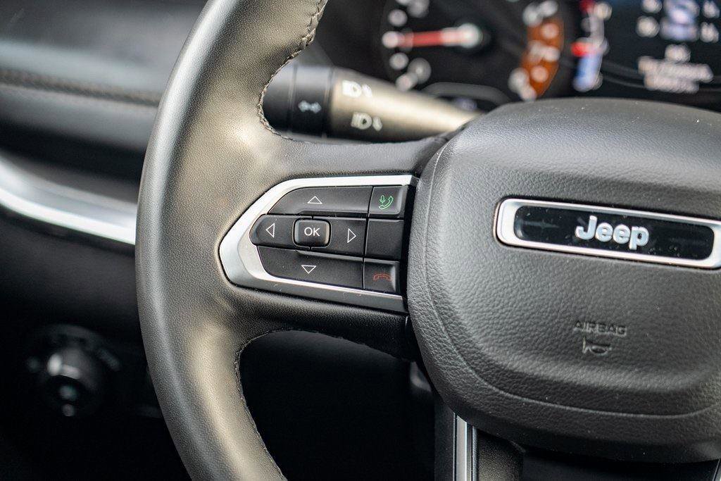 Used 2023 Jeep Compass Limited image 24