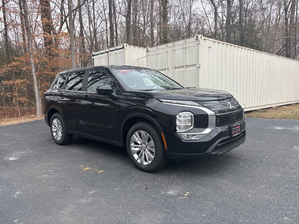 New 2026 Mitsubishi Outlander ES AWD/4WD image 1