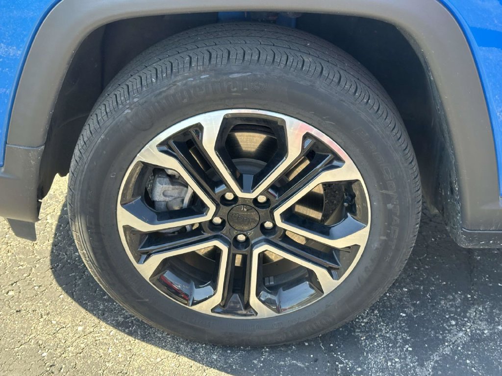 Used 2024 Jeep Compass Limited AWD/4WD image 9
