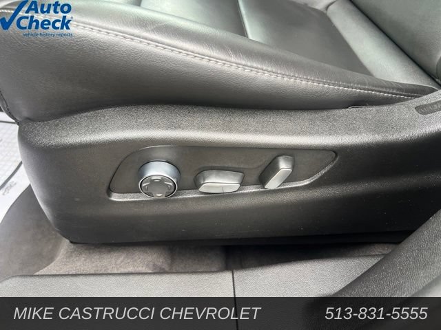 Used 2025 Cadillac XT4 Premium Luxury FWD image 9