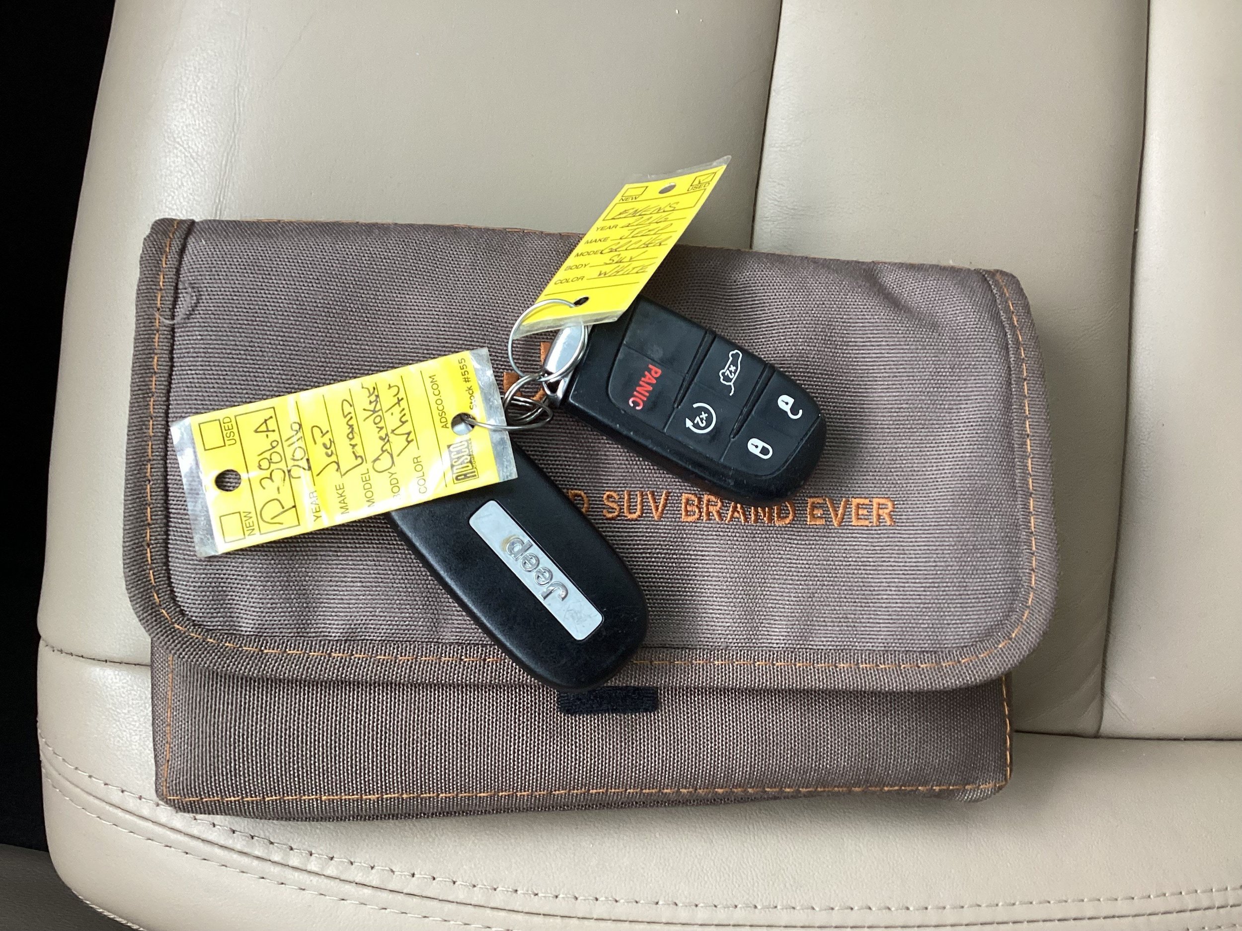 Used 2016 Jeep Grand Cherokee Limited AWD/4WD image 24