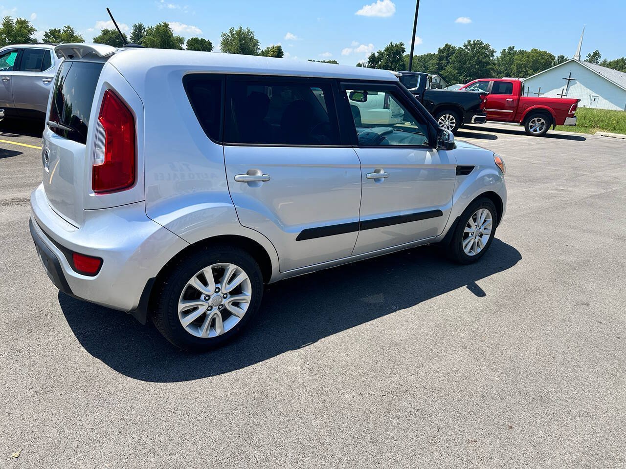 Used 2012 Kia Soul + FWD image 6