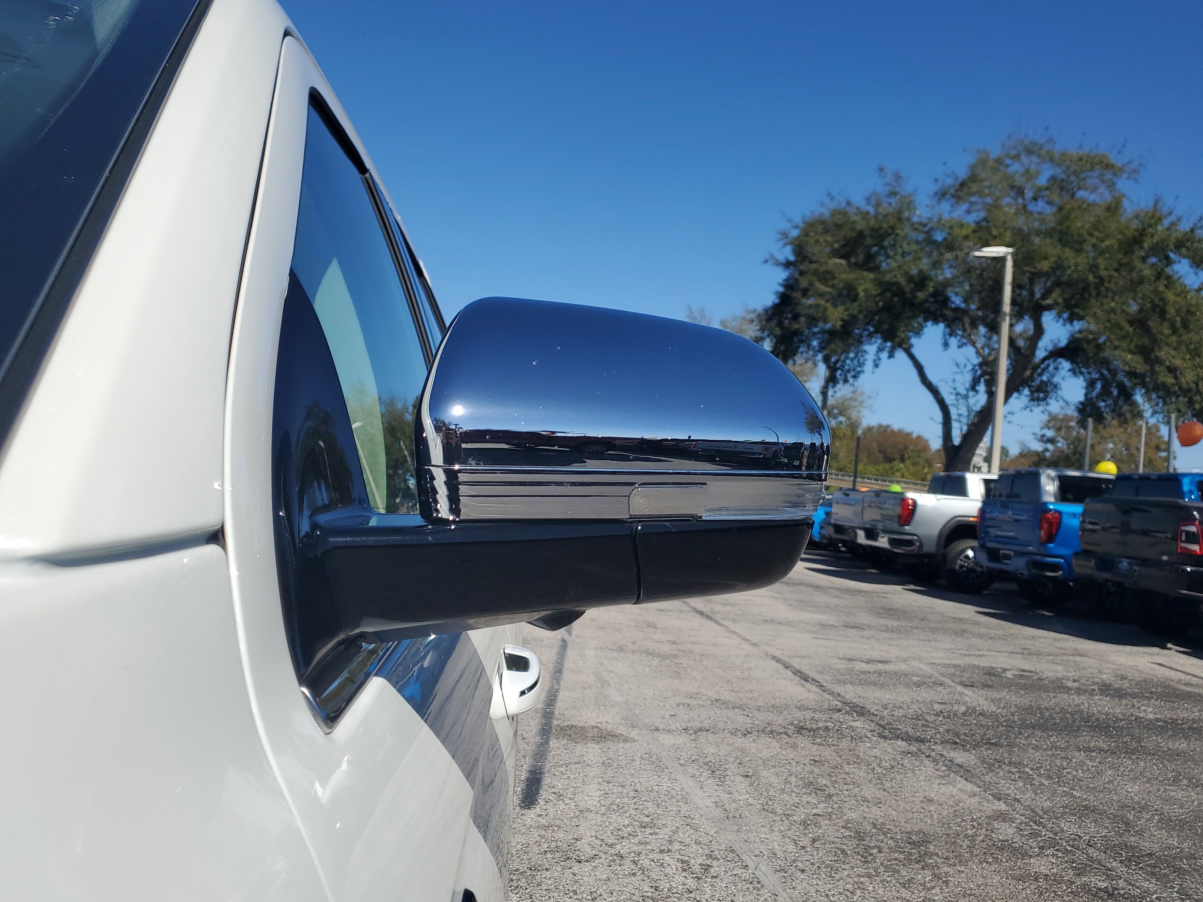 Used 2024 Lincoln Navigator Black Label image 4