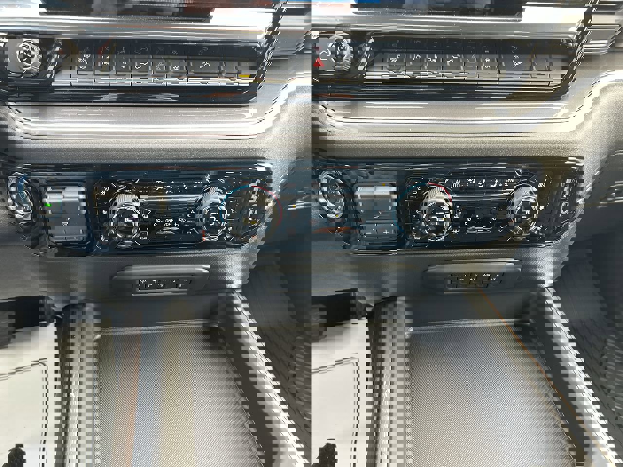 New 2026 Chevrolet Silverado 3500 High Country w/ Technology Package image 29