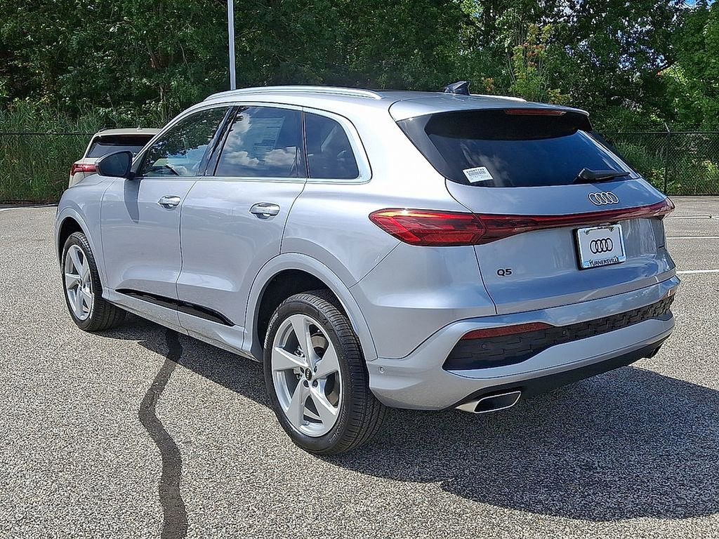 Used 2025 Audi Q5 Premium Plus w/ Premium Plus AWD/4WD image 3