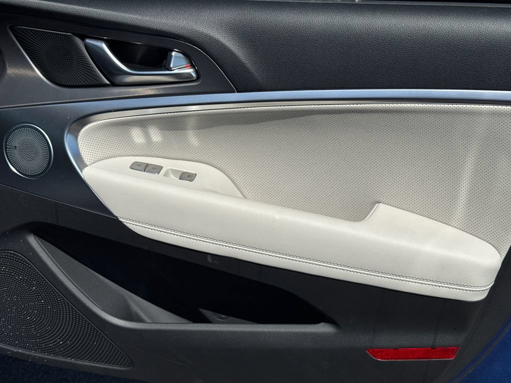 New 2025 Genesis G70 3.3T Advanced AWD/4WD image 14