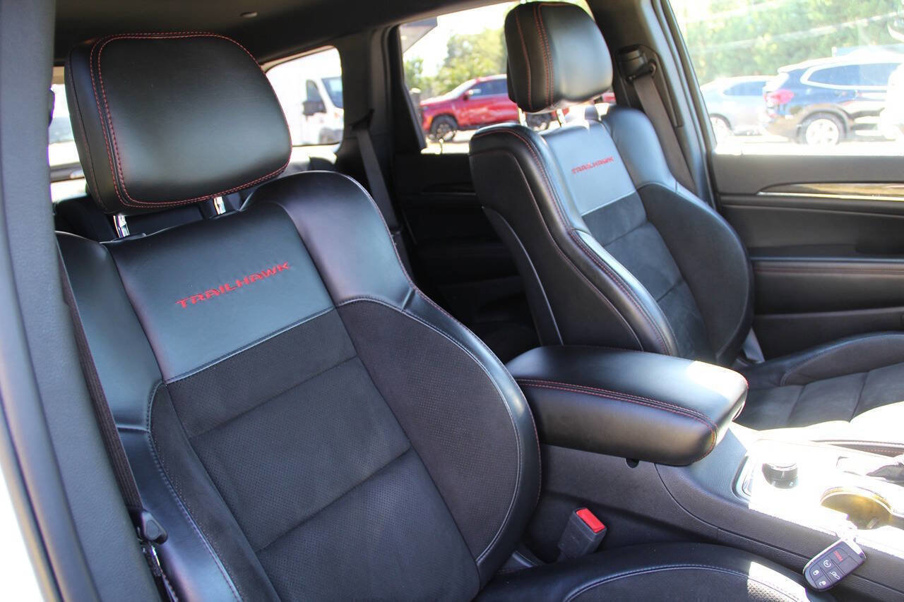 Used 2019 Jeep Grand Cherokee Trailhawk image 12