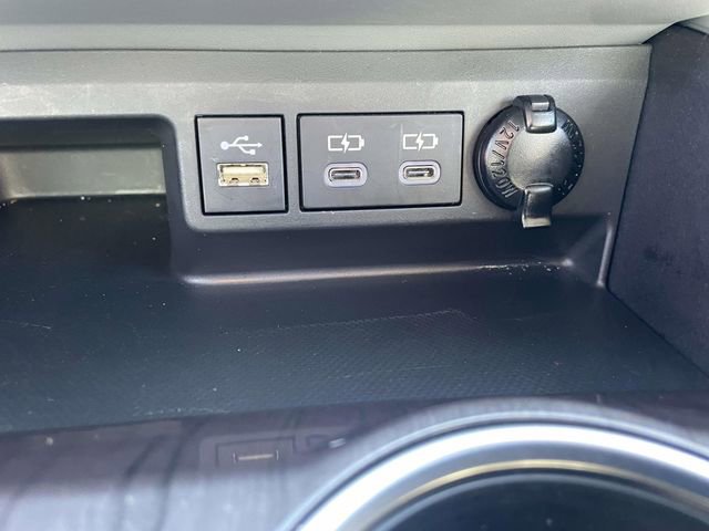 Used 2023 Toyota Highlander Limited image 29