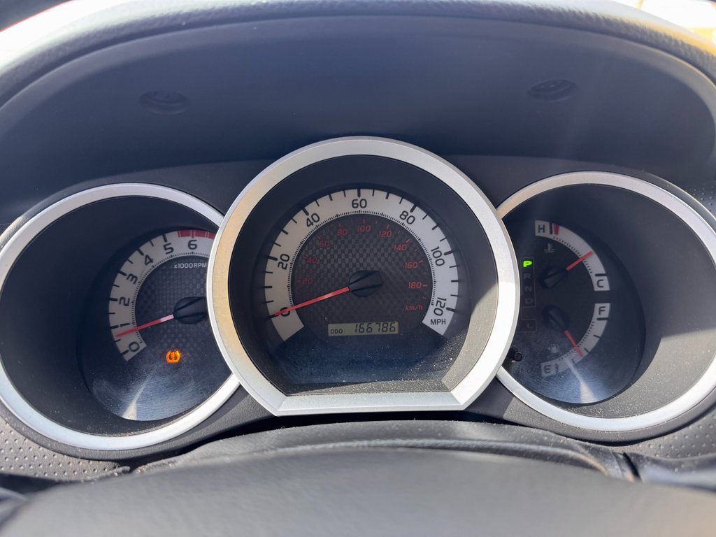 Used 2014 Toyota Tacoma PreRunner w/ SR5 Package image 28