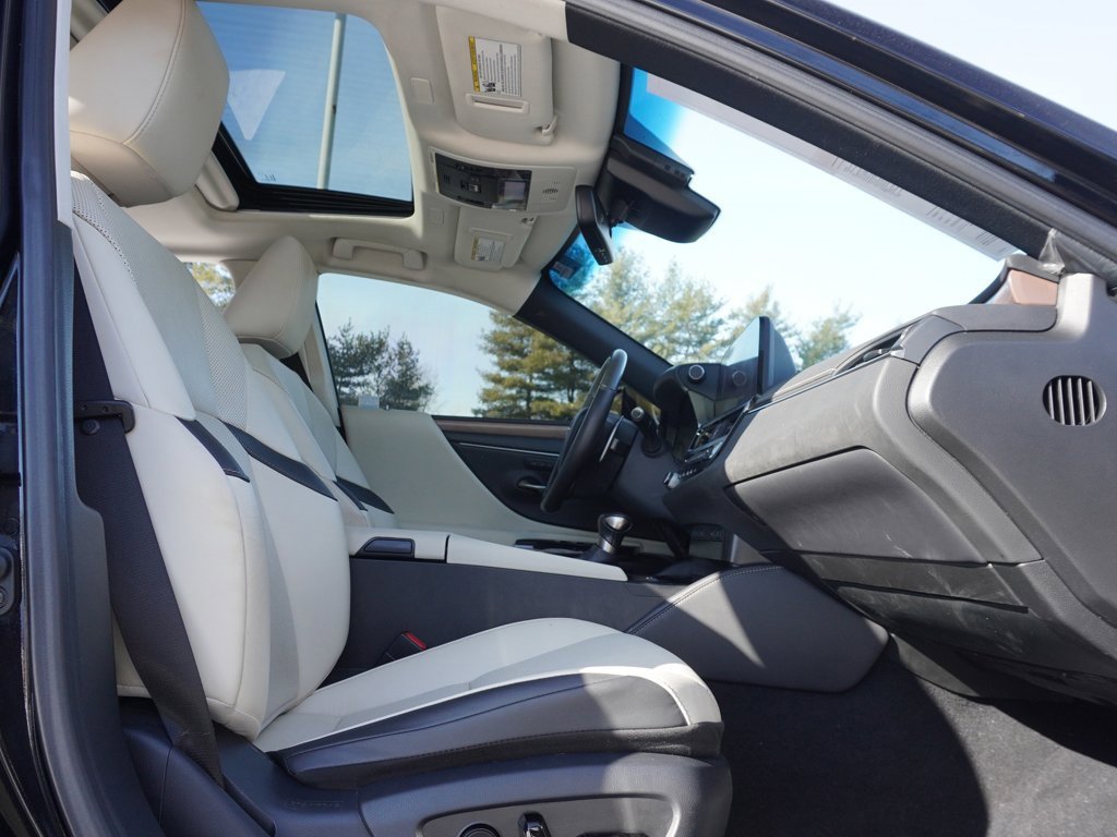 Used 2023 Lexus ES 250 w/ Premium Package image 33