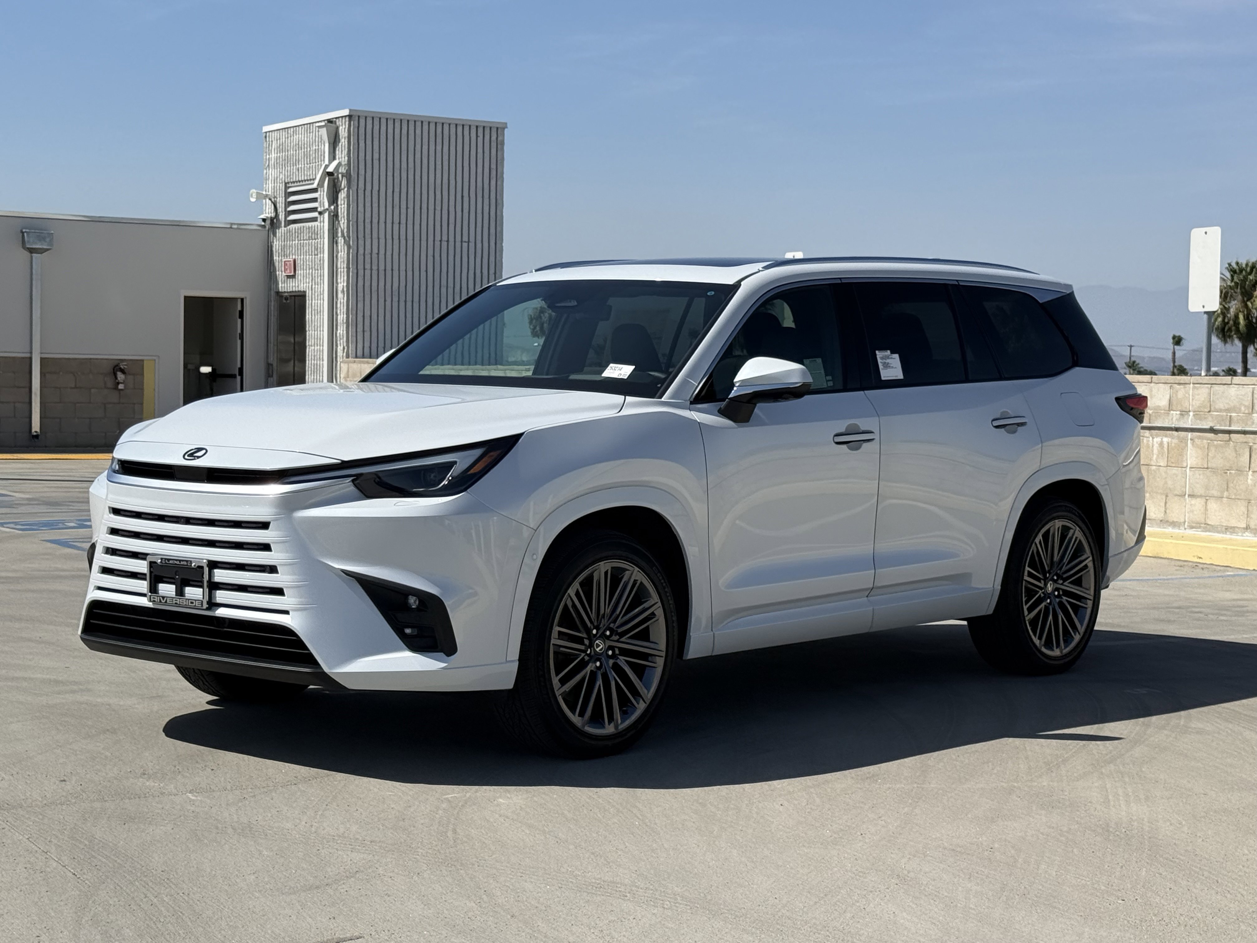 New 2026 Lexus TX 550h AWD Plug-In Hybrid image 7