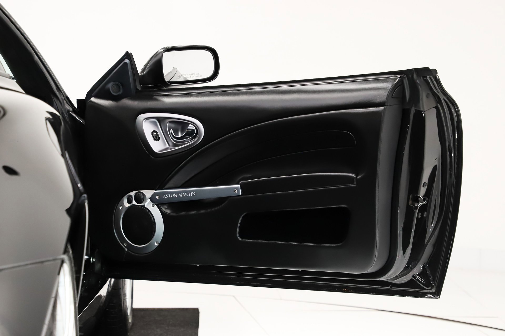 Used 2003 Aston Martin Vanquish image 40