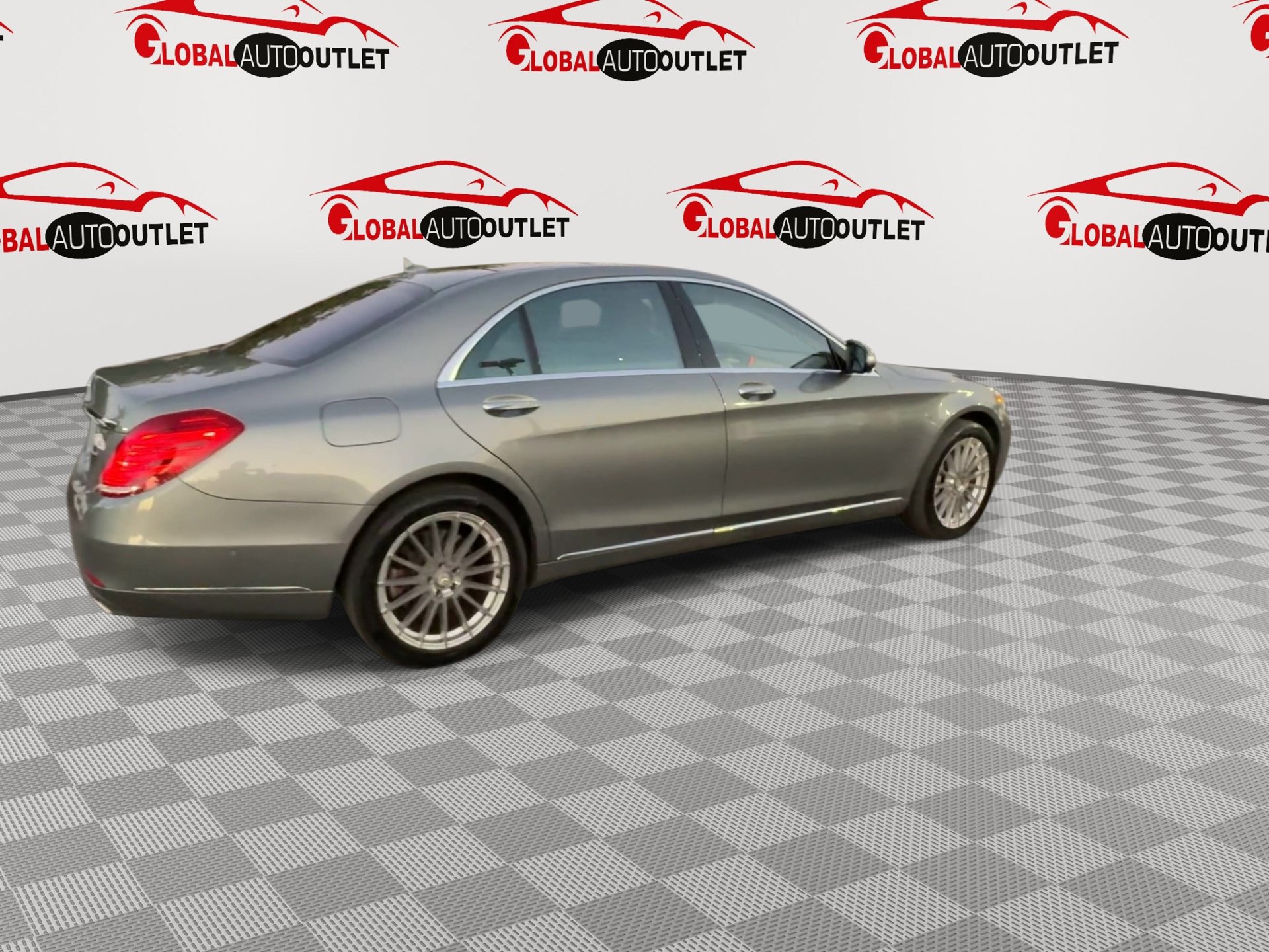 Used 2015 Mercedes-Benz S 550 Sedan w/ Premium 1 Package image 9