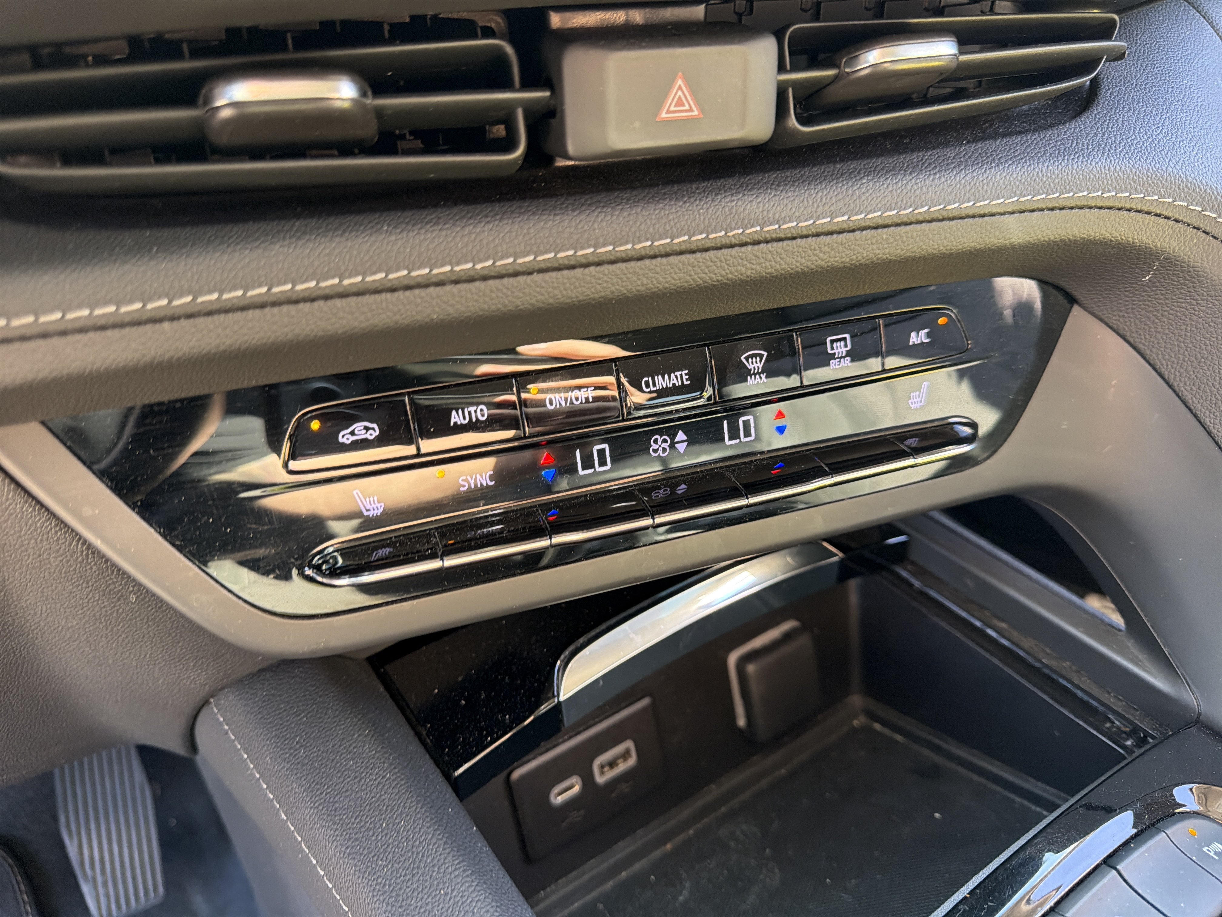 Used 2023 Buick Envision Preferred AWD/4WD image 19