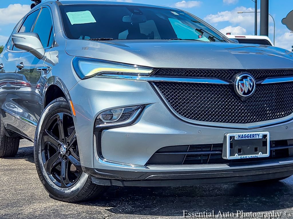 Certified 2023 Buick Enclave Essence w/ Sport Touring Edition FWD image 2