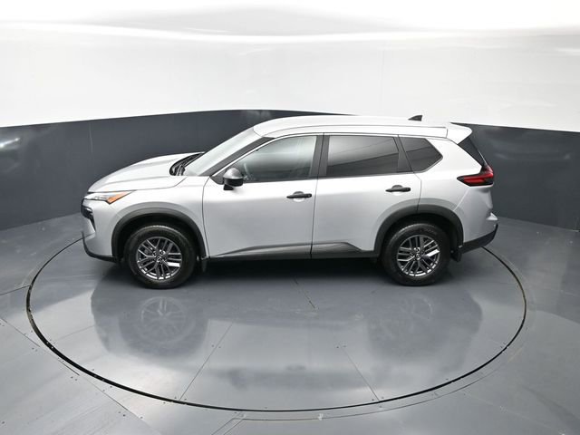 Used 2024 Nissan Rogue S AWD/4WD image 17