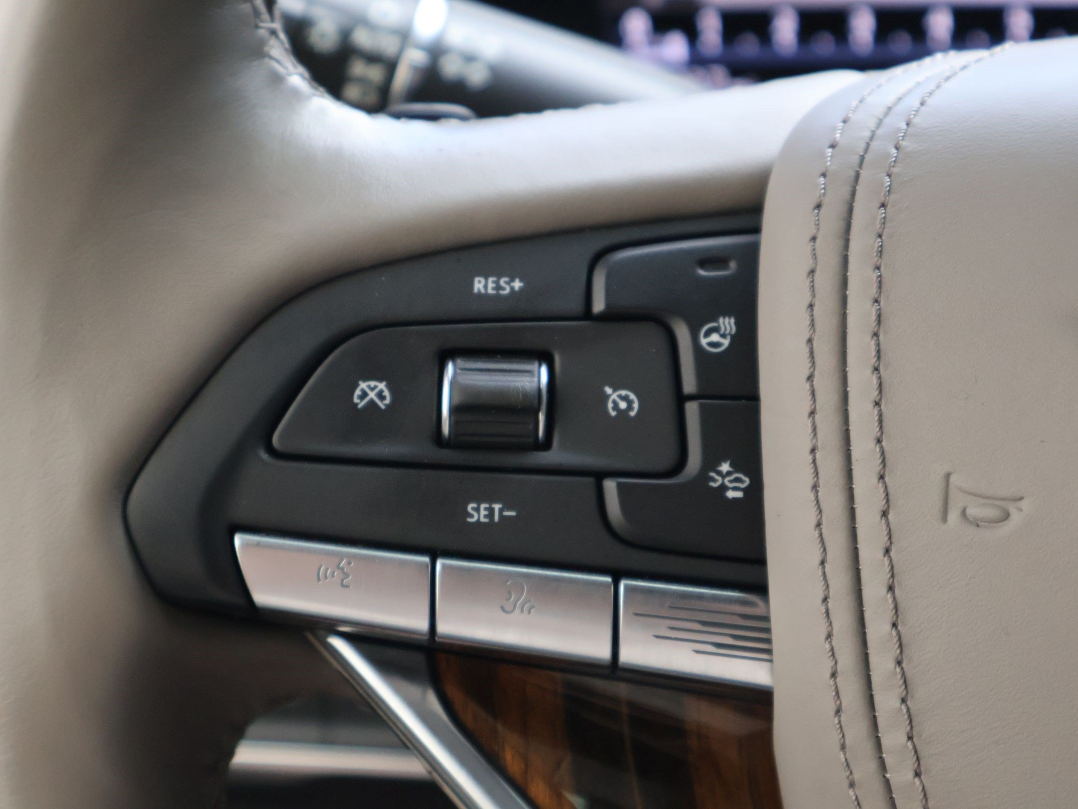 Used 2022 Cadillac Escalade Sport Platinum AWD/4WD image 18