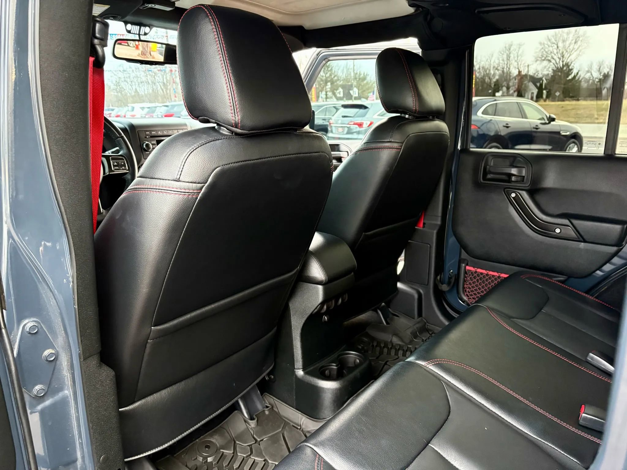 Used 2017 Jeep Wrangler Unlimited Rubicon image 16