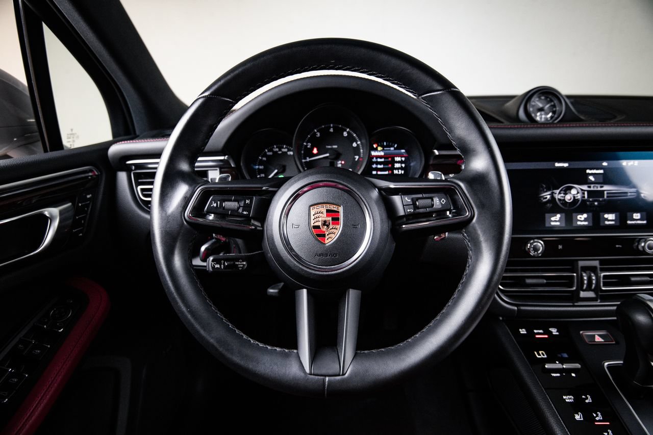 Certified 2023 Porsche Macan AWD/4WD image 26