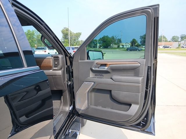 Certified 2024 Chevrolet Silverado 1500 High Country w/ Technology Package AWD/4WD image 28