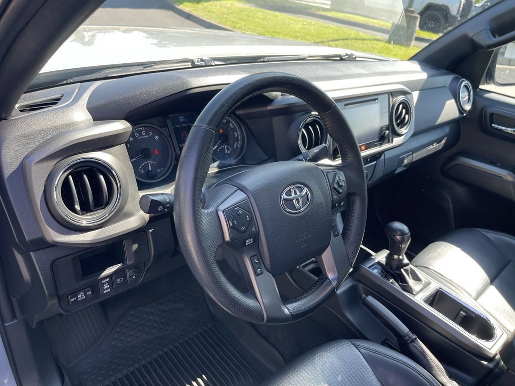 Used 2019 Toyota Tacoma TRD Off-Road AWD/4WD image 10