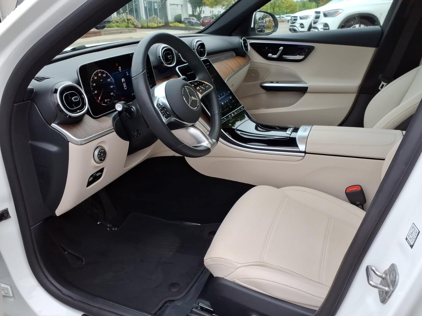 Used 2025 Mercedes-Benz C 300 4MATIC Sedan image 11