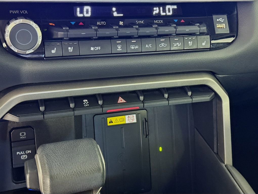 Used 2023 Toyota Tundra Limited w/ Power Package image 19