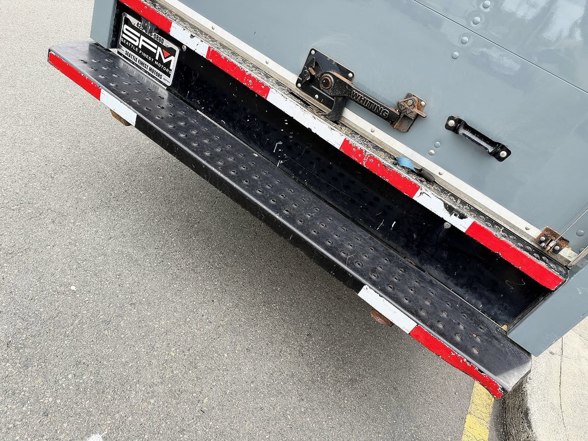 Used 2019 GMC Savana 3500 w/ Driver Convenience Package RWD image 15