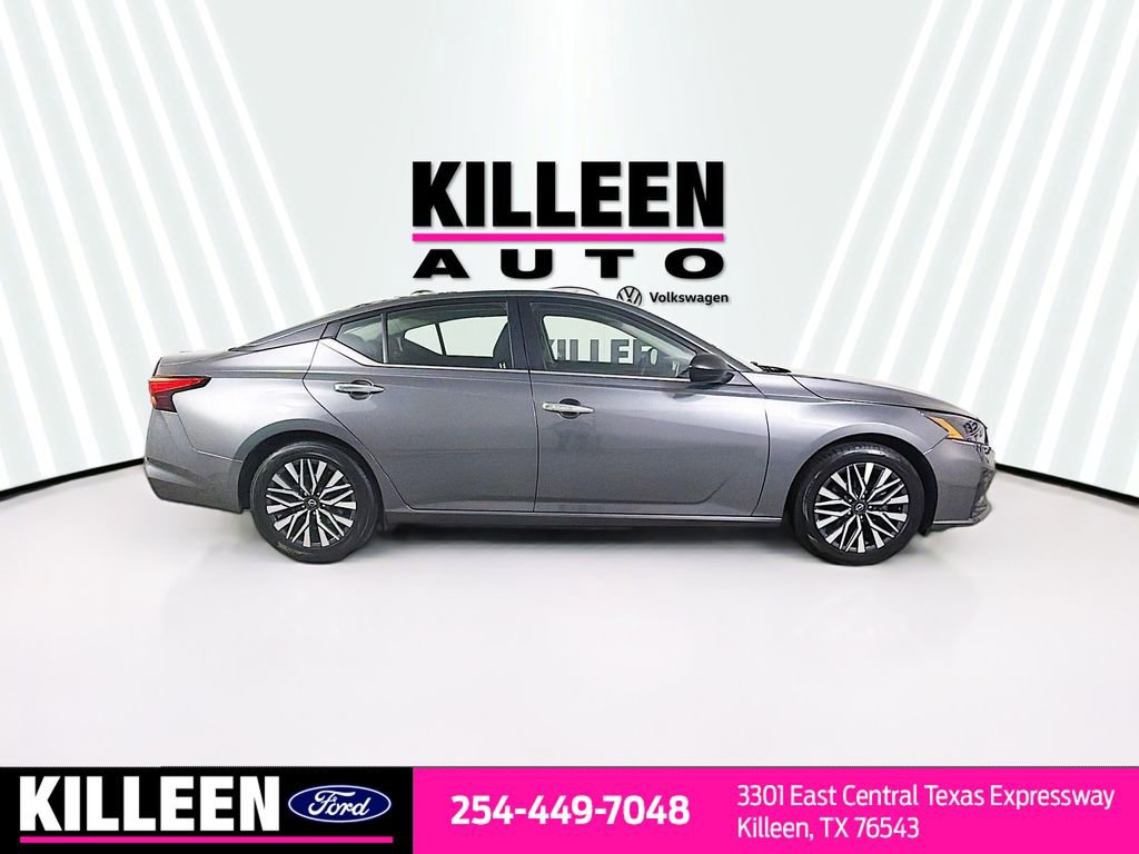 Used 2024 Nissan Altima 2.5 SV image 9