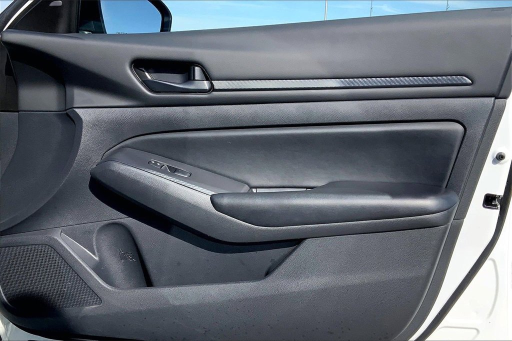 Used 2024 Nissan Altima 2.5 S image 22