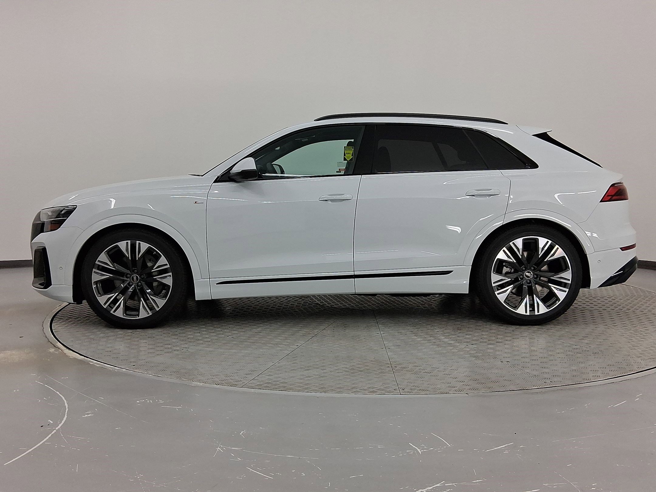 New 2026 Audi Q8 Premium Plus image 2