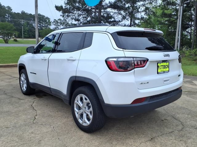 Used 2024 Jeep Compass Latitude AWD/4WD image 4