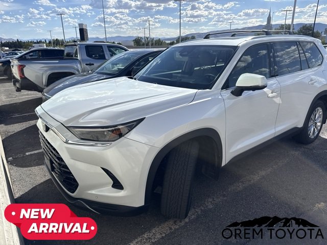 Used 2024 Toyota Grand Highlander AWD image 17