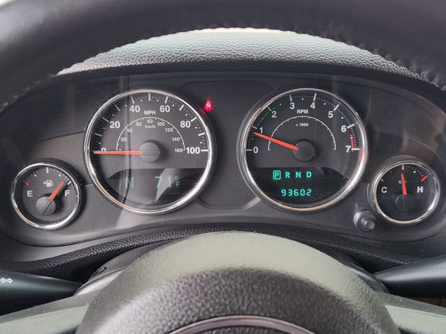 Used 2014 Jeep Wrangler Unlimited Sahara w/ Connectivity Group image 16