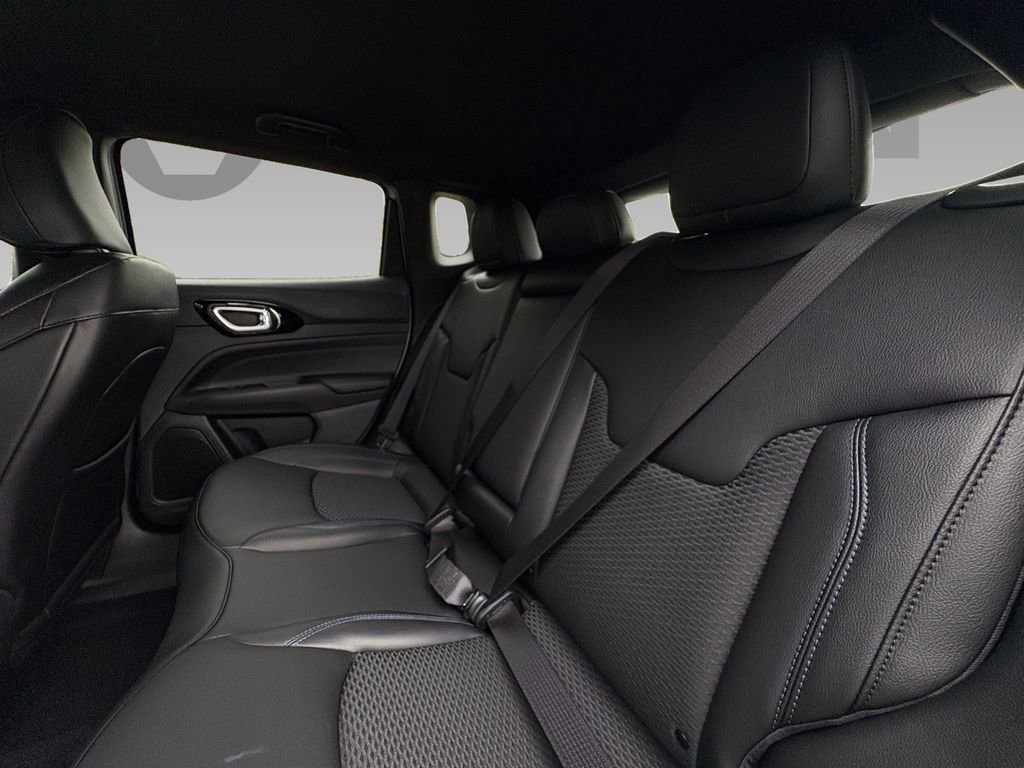 New 2026 Jeep Compass Latitude image 4