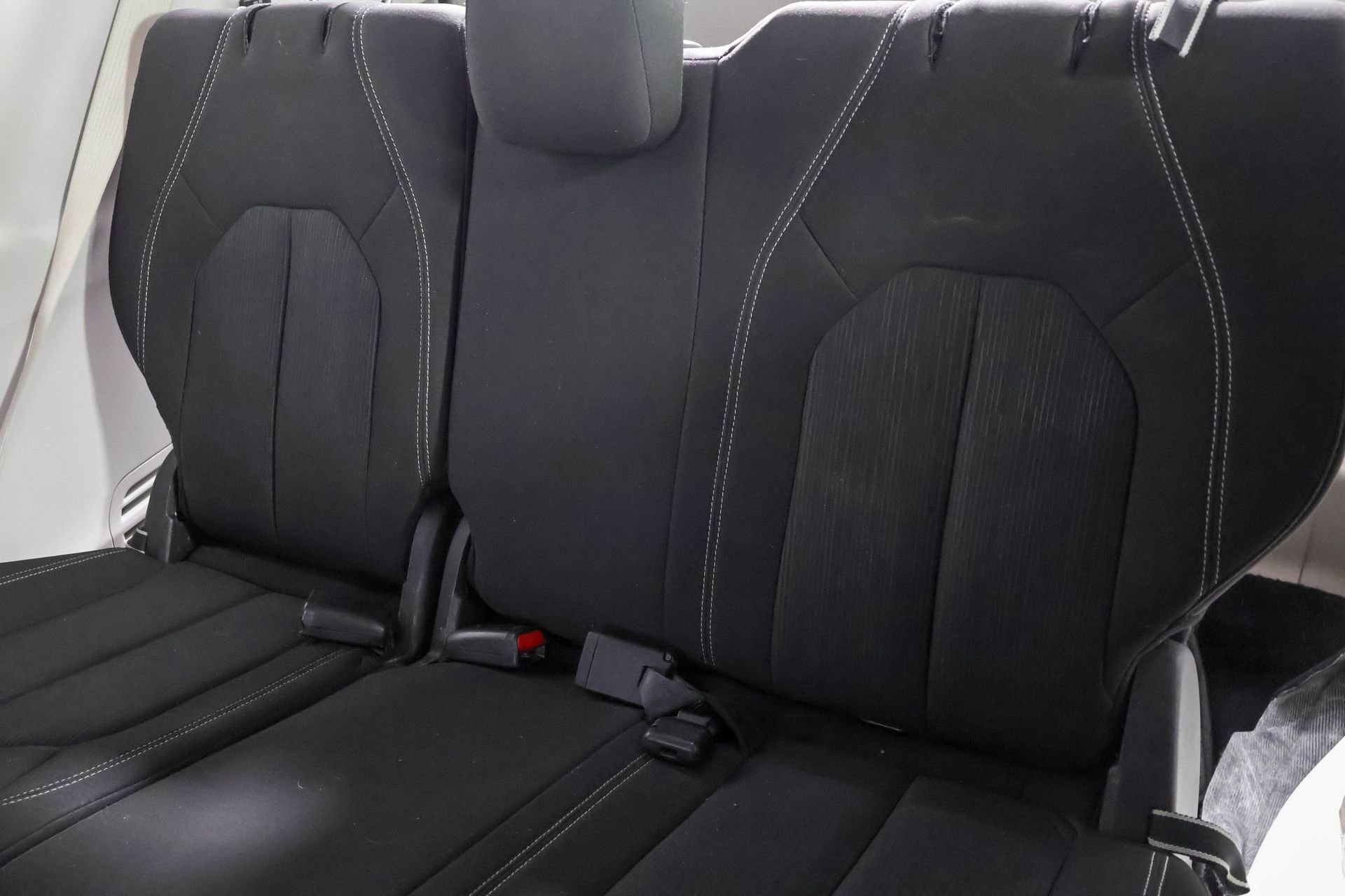 Used 2022 Chrysler Voyager LX image 36