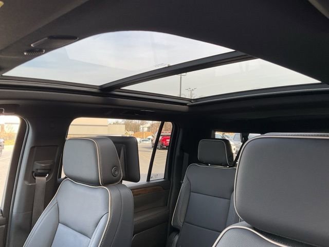Certified 2024 Chevrolet Suburban Premier w/ Premium Package AWD/4WD image 8