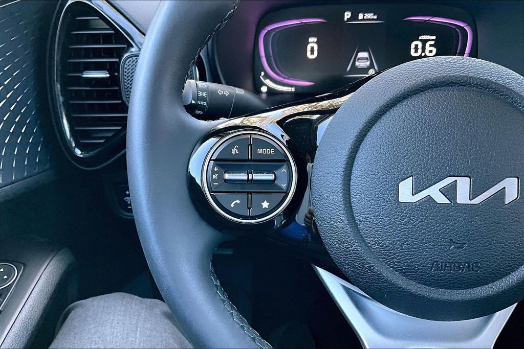 Used 2024 Kia Soul EX image 7